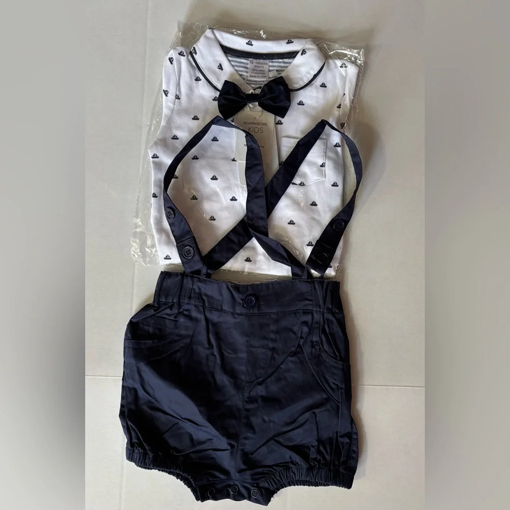 Boardnseorl 12-18 month 80cm. Sailboat navy shorts romper. Bow tie. Cotton/spand